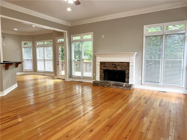 889 Lenox Ct NE, Atlanta, GA 30324