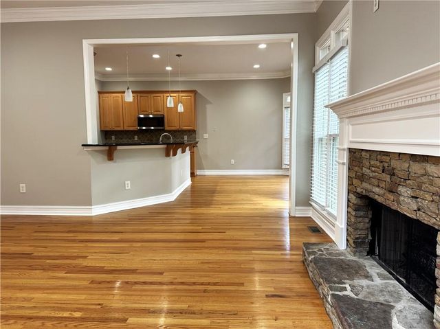 889 Lenox Ct NE, Atlanta, GA 30324