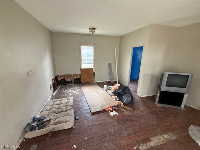 3319 Fulton Road, Cleveland, OH 44109