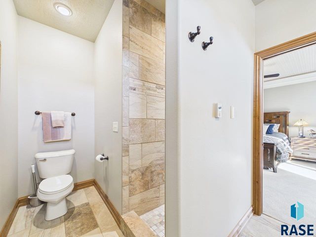 305 E 77th St Street, Sioux Falls, SD 57108