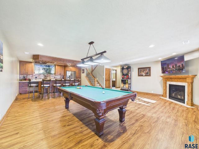 305 E 77th St Street, Sioux Falls, SD 57108