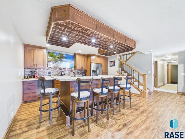 305 E 77th St Street, Sioux Falls, SD 57108