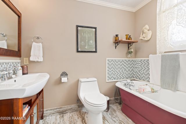 212 Old Market Street, St. Martinville, LA 70582