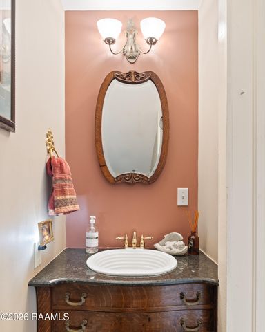 212 Old Market Street, St. Martinville, LA 70582