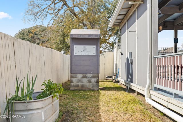 212 Old Market Street, St. Martinville, LA 70582