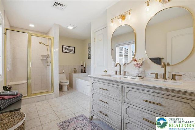 4126 Cambridge Court, Lowhill Twp, PA 18078