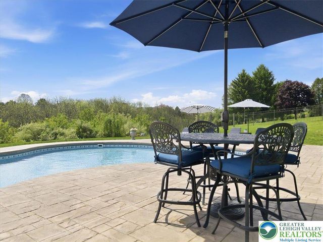 4126 Cambridge Court, Lowhill Twp, PA 18078