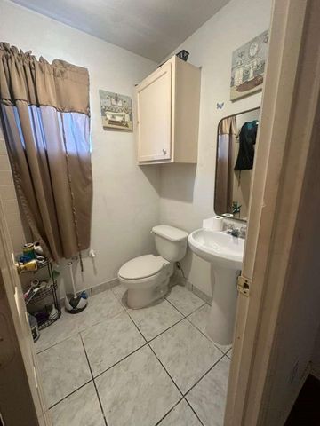 8404 Leander Street, Houston, TX 77012