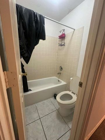 8404 Leander Street, Houston, TX 77012