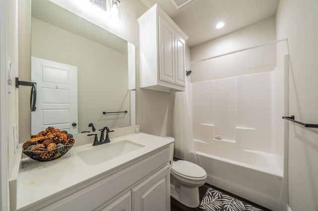 1057 Nighthawk Trail, Alvarado, TX 76009