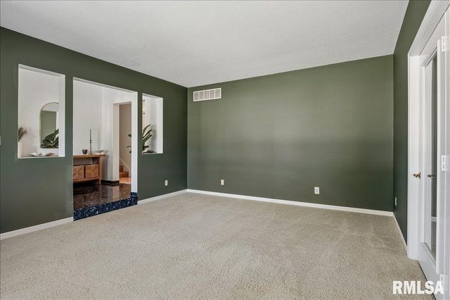 3212 Forsyth Drive, Springfield, IL 62704