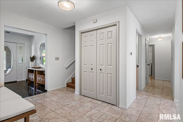 3212 Forsyth Drive, Springfield, IL 62704