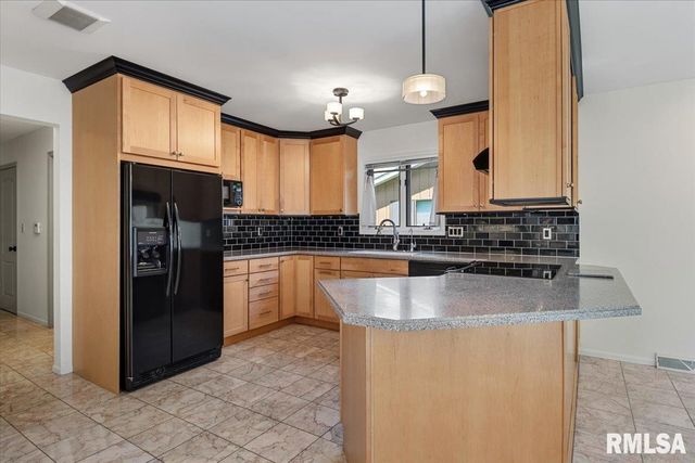 3212 Forsyth Drive, Springfield, IL 62704
