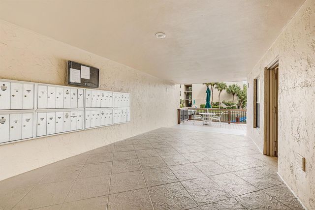 6 Royal Palm Way 303, Boca Raton, FL 33432