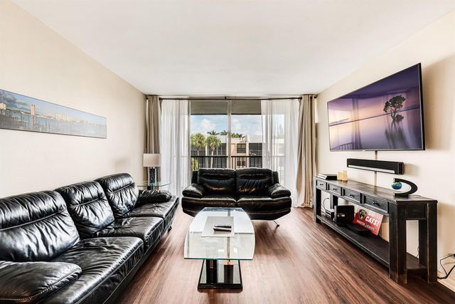 6 Royal Palm Way 303, Boca Raton, FL 33432
