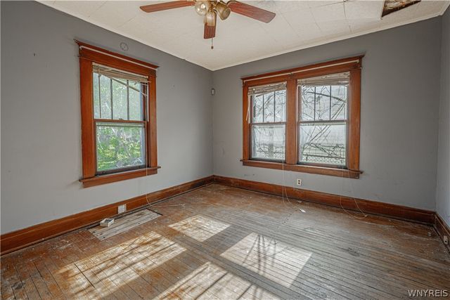 2204 Ontario Avenue, Niagara Falls, NY 14305