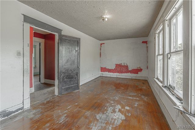 2204 Ontario Avenue, Niagara Falls, NY 14305