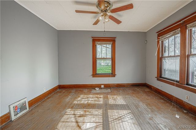 2204 Ontario Avenue, Niagara Falls, NY 14305