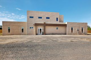 2822 Camino Mendoza, Santa Fe, NM 87507