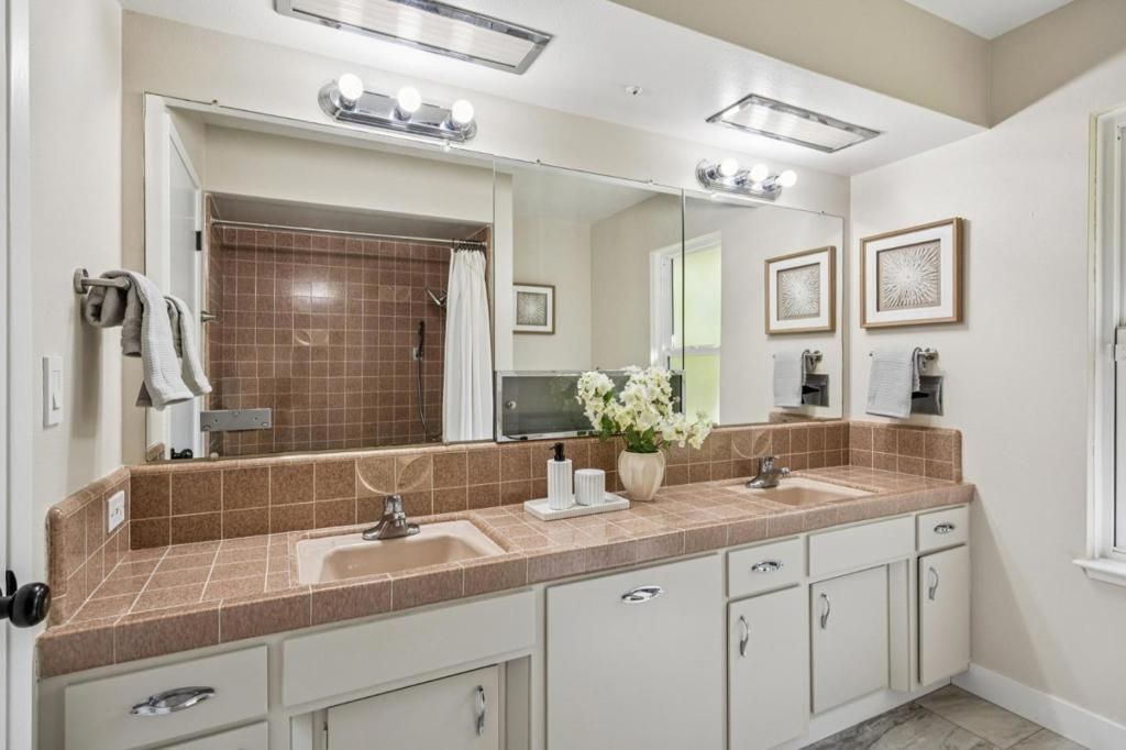 Image 17 of property listing at 13367 Kahala Court, Saratoga, CA 95070