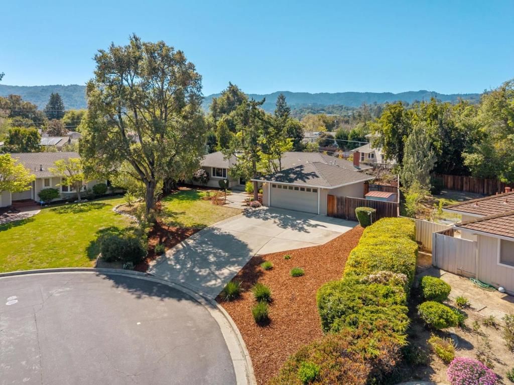 Image 2 of property listing at 13367 Kahala Court, Saratoga, CA 95070
