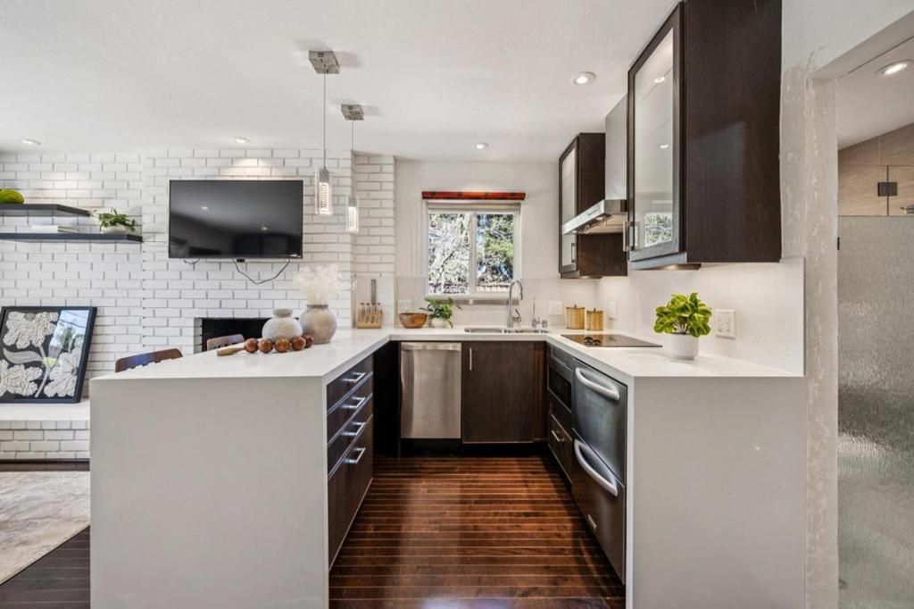 Image 24 of property listing at 13367 Kahala Court, Saratoga, CA 95070