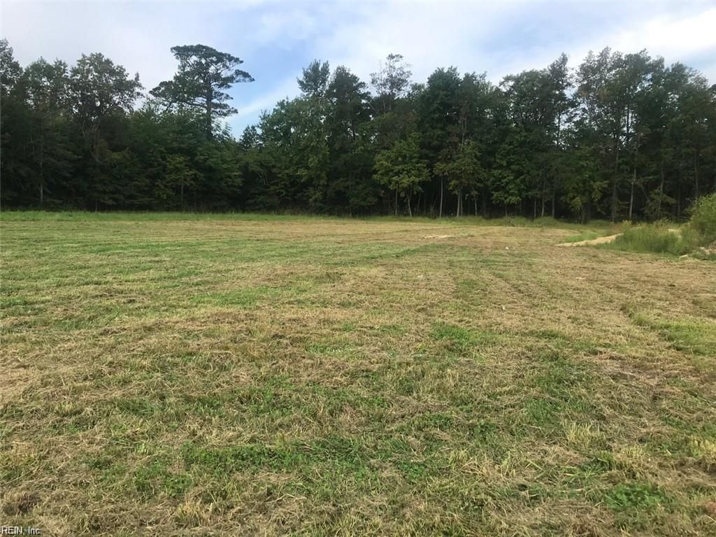 2 S Court ST, Windsor, VA 23487