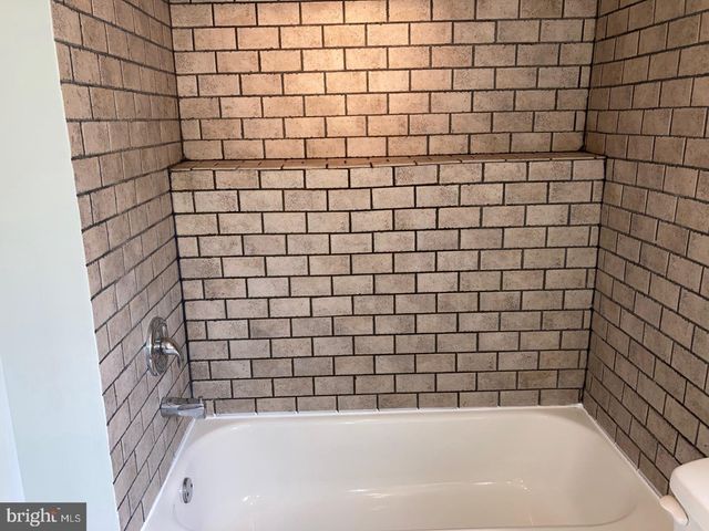 2014 TITAN ST, Philadelphia, PA 19146
