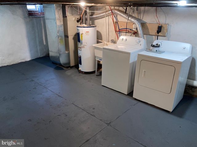 2014 TITAN ST, Philadelphia, PA 19146