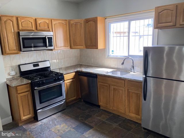 2014 TITAN ST, Philadelphia, PA 19146