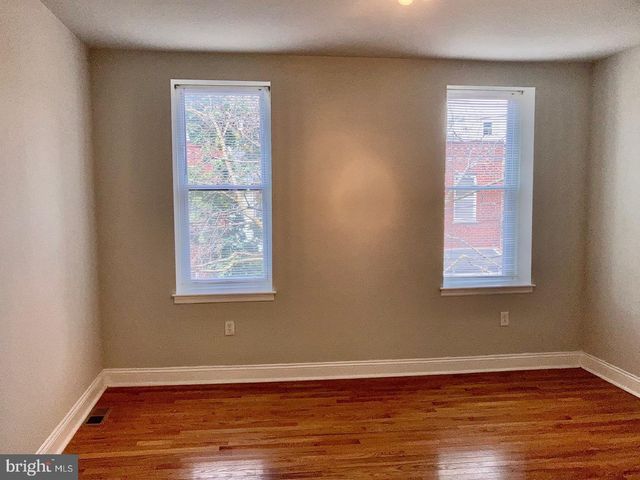 2014 TITAN ST, Philadelphia, PA 19146