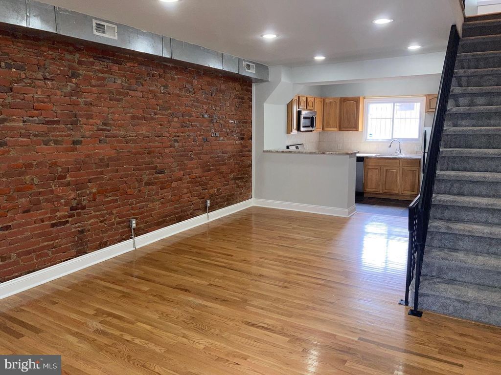 2014 TITAN ST, PHILADELPHIA, PA 19146 — photo 5