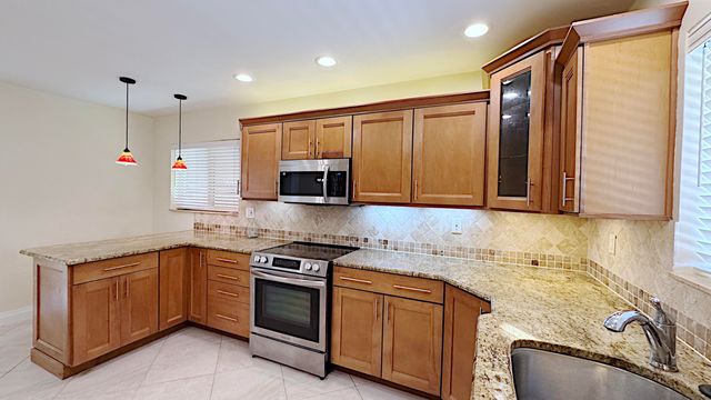 222 SE 2nd Terrace, Dania Beach, FL 33004