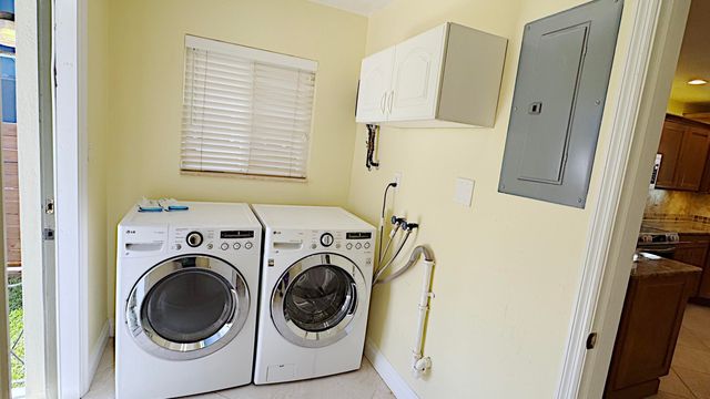 222 SE 2nd Terrace, Dania Beach, FL 33004