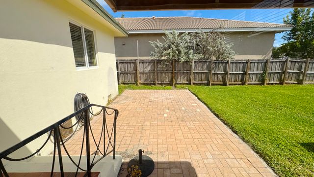222 SE 2nd Terrace, Dania Beach, FL 33004