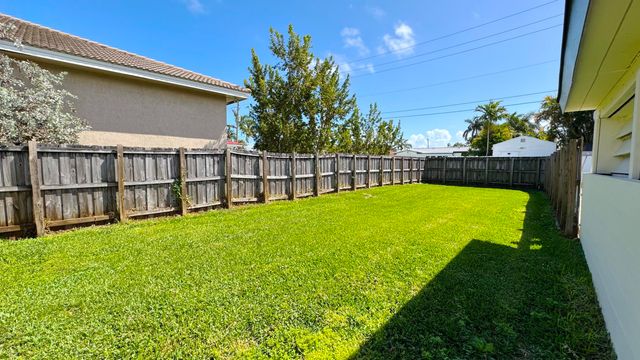 222 SE 2nd Terrace, Dania Beach, FL 33004