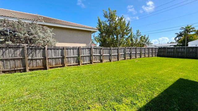 222 SE 2nd Terrace, Dania Beach, FL 33004