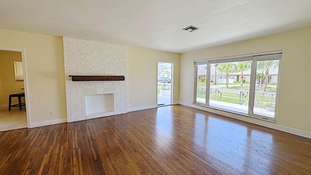 222 SE 2nd Terrace, Dania Beach, FL 33004