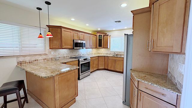 222 SE 2nd Terrace, Dania Beach, FL 33004