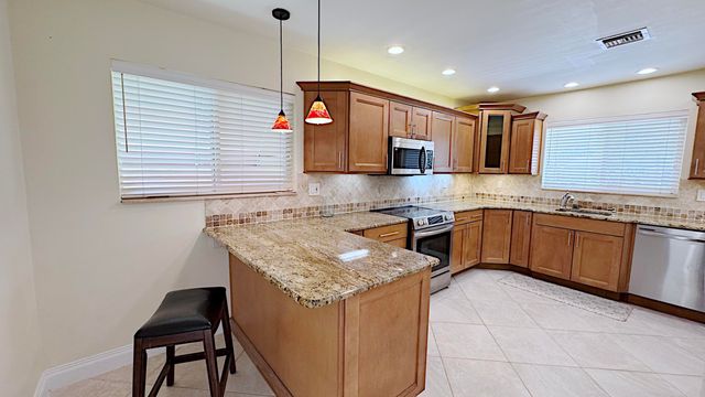 222 SE 2nd Terrace, Dania Beach, FL 33004