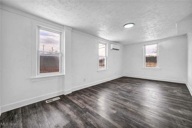 6847 State Route 303, Windham, OH 44288