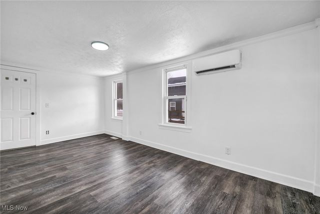 6847 State Route 303, Windham, OH 44288