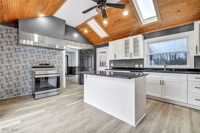 6847 State Route 303, Windham, OH 44288