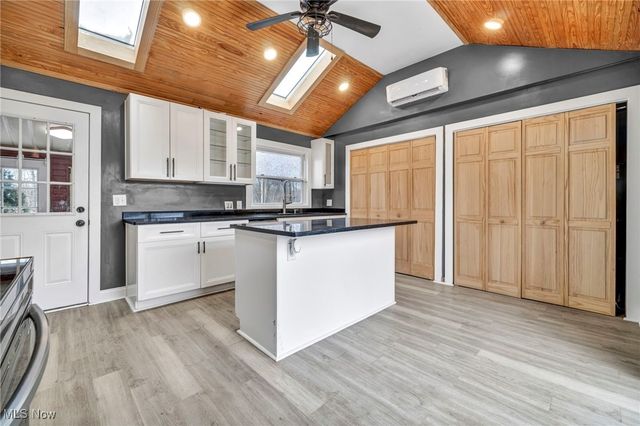 6847 State Route 303, Windham, OH 44288