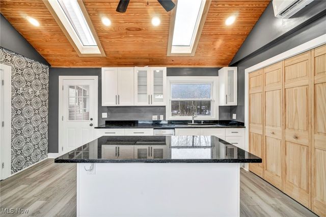 6847 State Route 303, Windham, OH 44288