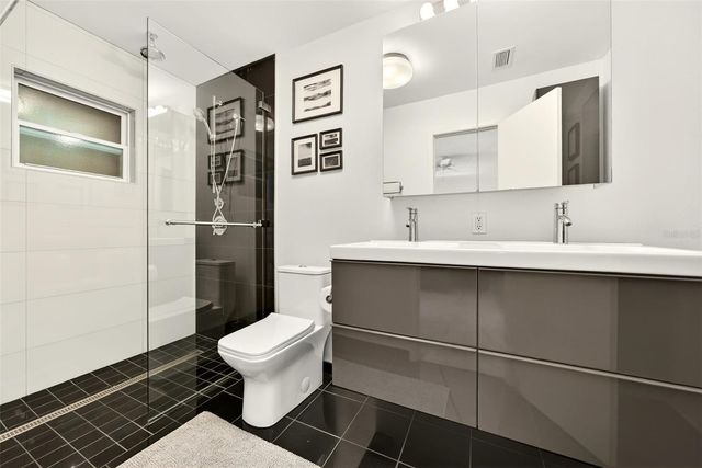 550 DE NARVAEZ DRIVE, Longboat Key, FL 34228