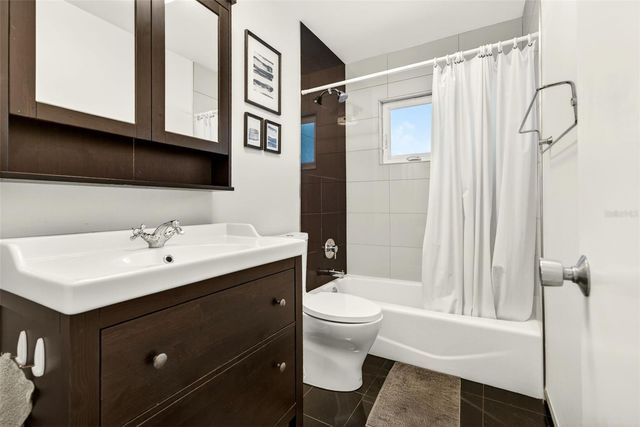 550 DE NARVAEZ DRIVE, Longboat Key, FL 34228