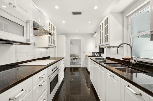 550 DE NARVAEZ DRIVE, Longboat Key, FL 34228