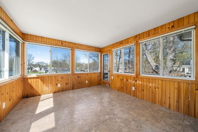 4 Spring Court, Woburn, MA 01801