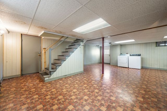 4 Spring Court, Woburn, MA 01801